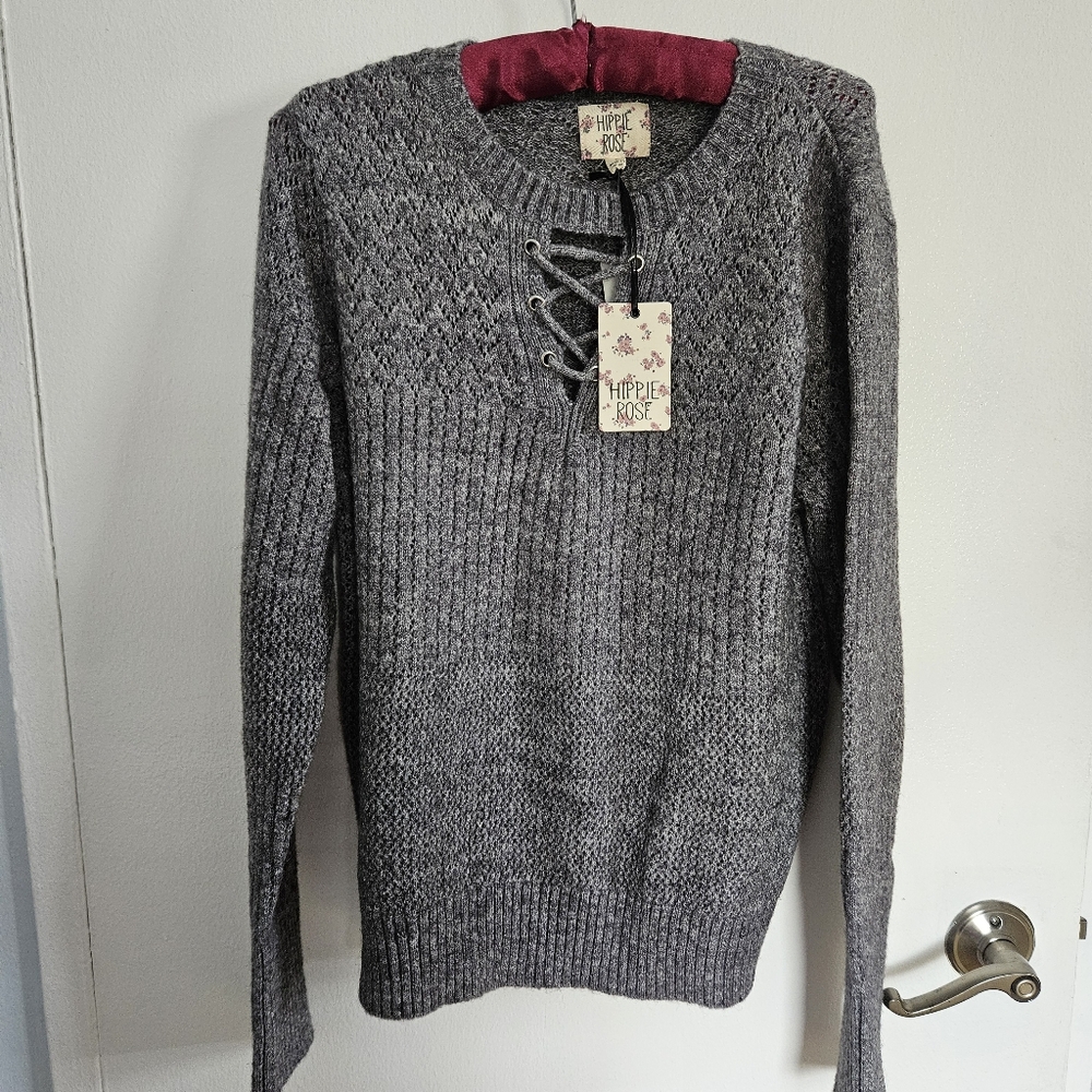 Hippie Rose grey sweater. 🩶🩶